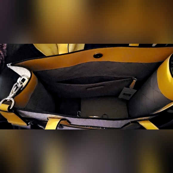 Large tote - Picture 2 of 4